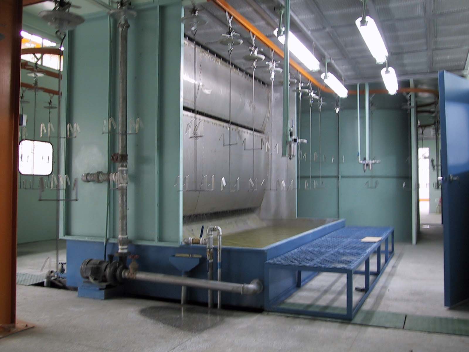 多水幕噴漆臺(tái)