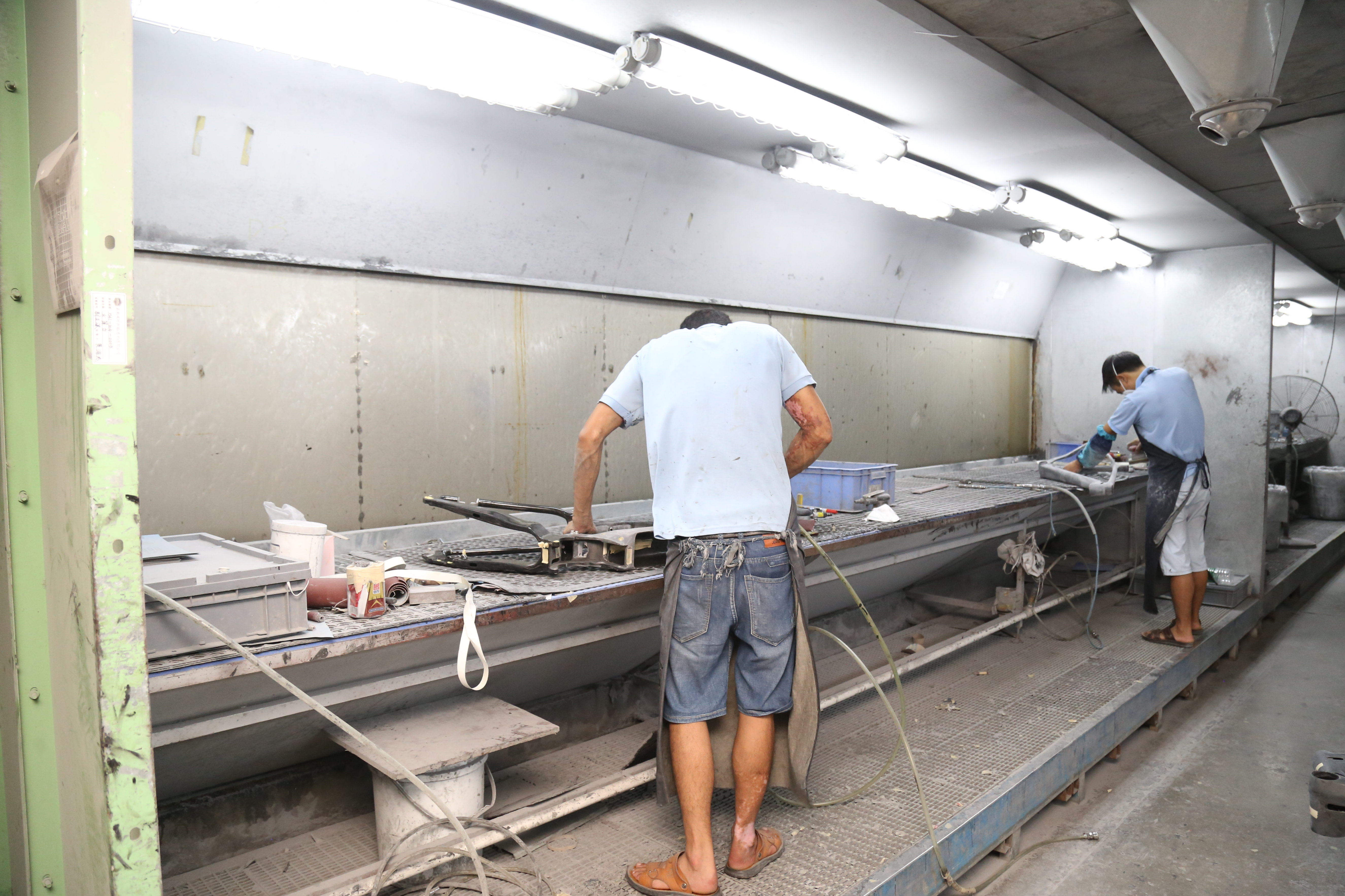 人工打磨臺(tái)